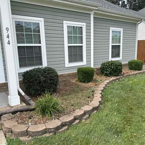 Flower Bed Weeding by Power Cut Lawn Company reviewed on August 28, 2026