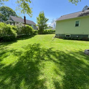 gardening service by Troy&#039;s Lawn Care reviewed on November 23, 2025