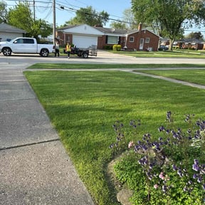 yard service by Big Mac&#039;s Lawn Service LLC reviewed on November 27, 2025