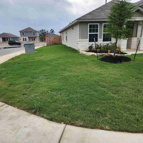 lawn maintenance by Dwight Lawn Service reviewed on April 15, 2024