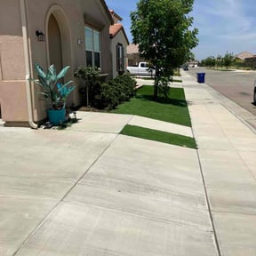 gardening service by Leon's Gardening reviewed on August 15, 2025