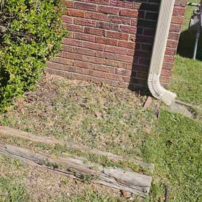 Flower Bed Weeding by Rise Lawn Care reviewed on October 20, 2025