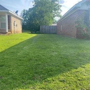 lawn care services by Hanhan Lawn Care LLC reviewed on April 10, 2024