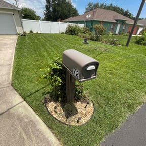 gardening service by Jennifer Butler reviewed on August 15, 2025