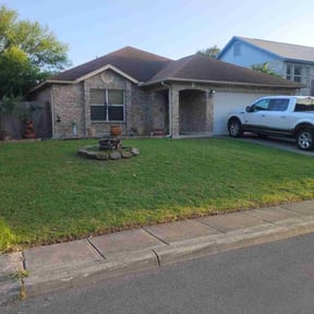landscaping by Mollys landscaping reviewed on August 20, 2025