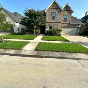 landscape maintenance by Victoria Landscaping, LLc reviewed on November 27, 2025