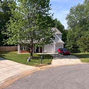 yard work by Duartes Landscaping reviewed on August 17, 2025