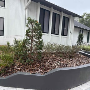 Bush Trimming by Oak Landscaping reviewed on December 27, 2025