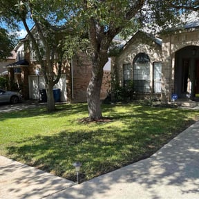 yard care by MR Lawns LLC reviewed on August 19, 2025