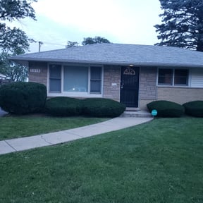 Bush Trimming by HighGrove Landscaping reviewed on August 15, 2025