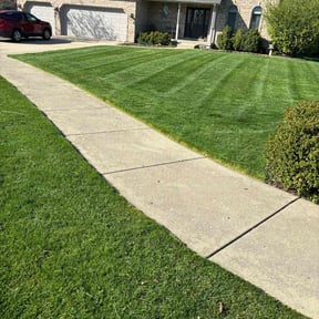 residential landscaping by Midwest Lawn Care reviewed on August 20, 2025