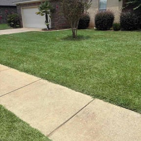 lawn maintenance by Weekend Warrior Landscaping reviewed on August 18, 2025