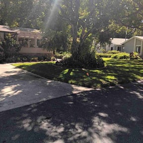 yard work by Arocho Landscaping reviewed on August 21, 2025
