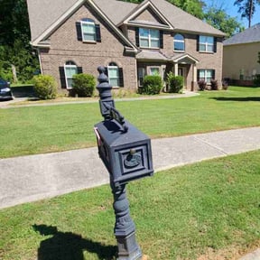 landscape maintenance by M&amp;MYardGuys reviewed on October 21, 2025