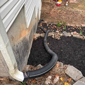 Mulching by SLC Lawn Artisty reviewed on October 18, 2025