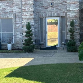 Bush Trimming by SLK Landscaping reviewed on October 21, 2025