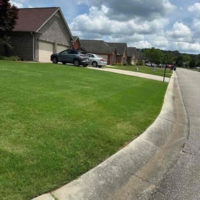 yard care by Glatfelter Property Services reviewed on August 17, 2025