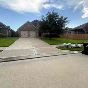yard work by Pearcy and Sons Contracting reviewed on August 21, 2025