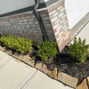 Flower Bed Weeding by Ramiro's Lawn Care reviewed on October 24, 2025