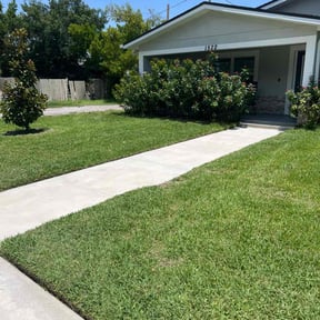 gardening service by D&D Landscaping reviewed on August 20, 2025
