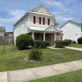 Bush Trimming by Three E's Lawn Care LLC. reviewed on August 21, 2025