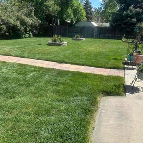 landscape maintenance by Inversiones Jar reviewed on November 27, 2025