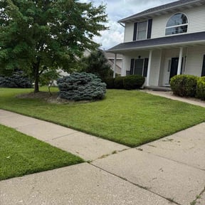 gardening service by Shortys handyman lawn and snow removal reviewed on August 21, 2025