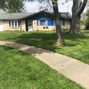 gardening service by Pawpaws lawn care service reviewed on August 16, 2025