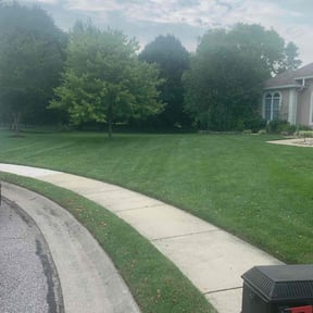 lawn service by Ridgewood Landscape Management llc. reviewed on March 13, 2024