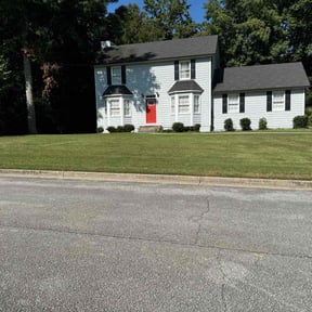 lawn care by Alarcon Landscape reviewed on August 18, 2025