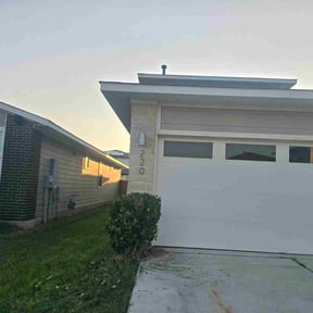 Bush Trimming by Otero&#039;s lawnmower reviewed on November 5, 2025