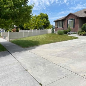 lawn care by Rare gardens reviewed on August 19, 2025