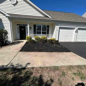 Bush Trimming by JC Beauty Supply reviewed on December 29, 2024