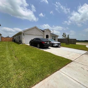 yard maintenance by Christian Brothers Maintenance reviewed on August 18, 2025