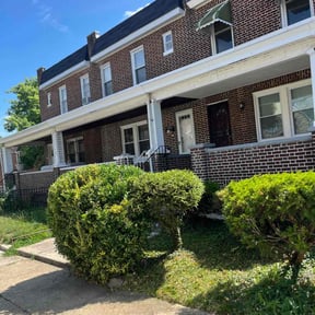 Bush Trimming by Bean Sprout Lawn Service LLC reviewed on August 18, 2025