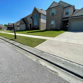turf maintenance by Landscaping and Lawn Works reviewed on July 13, 2024