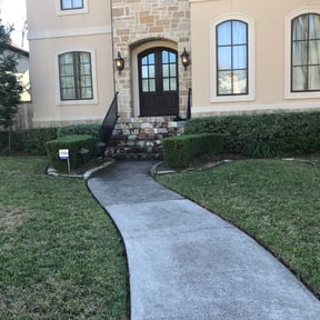 Bush Trimming by Tulsa Lawn Care reviewed on August 15, 2025