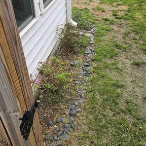 Flower Bed Weeding by Shawn Bennett reviewed on March 20, 2026