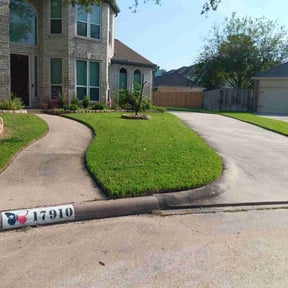 yard care by Smack Down lawns and tractor services reviewed on November 19, 2025