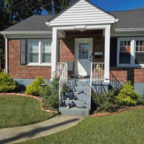 Flower Bed Weeding by Thomas Enterprise LLC reviewed on May 25, 2021