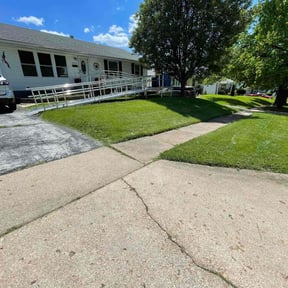 yard service by Reil Lawn Company LLC reviewed on August 20, 2025