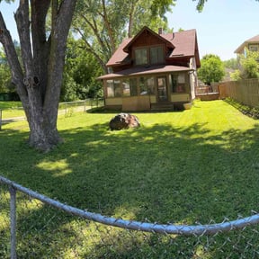 lawn care services by Chucks Cutz LLC reviewed on August 21, 2025