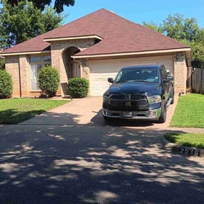 landscaping by Green Thumb Lawn Care reviewed on August 20, 2025