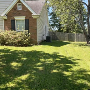 grass maintenance by J&amp;D mowing reviewed on April 1, 2024