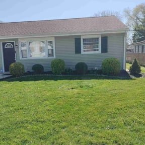 Bush Trimming by Pete’s Elite Lawn Care LLC reviewed on August 17, 2025