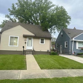residential landscaping by New leaf Landscaping reviewed on August 15, 2025