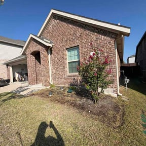 Flower Bed Weeding by Carlos One Stop Landscaping reviewed on July 30, 2026