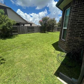 gardening service by BonEZ Elemental Lawn & Landscaping reviewed on August 18, 2025