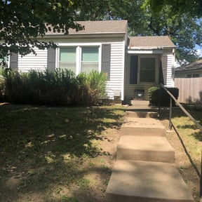 Bush Trimming by Premium Design Landscaping Inc reviewed on August 18, 2025