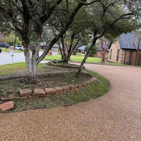 Bush Trimming by Brooks lawn Care reviewed on August 20, 2025